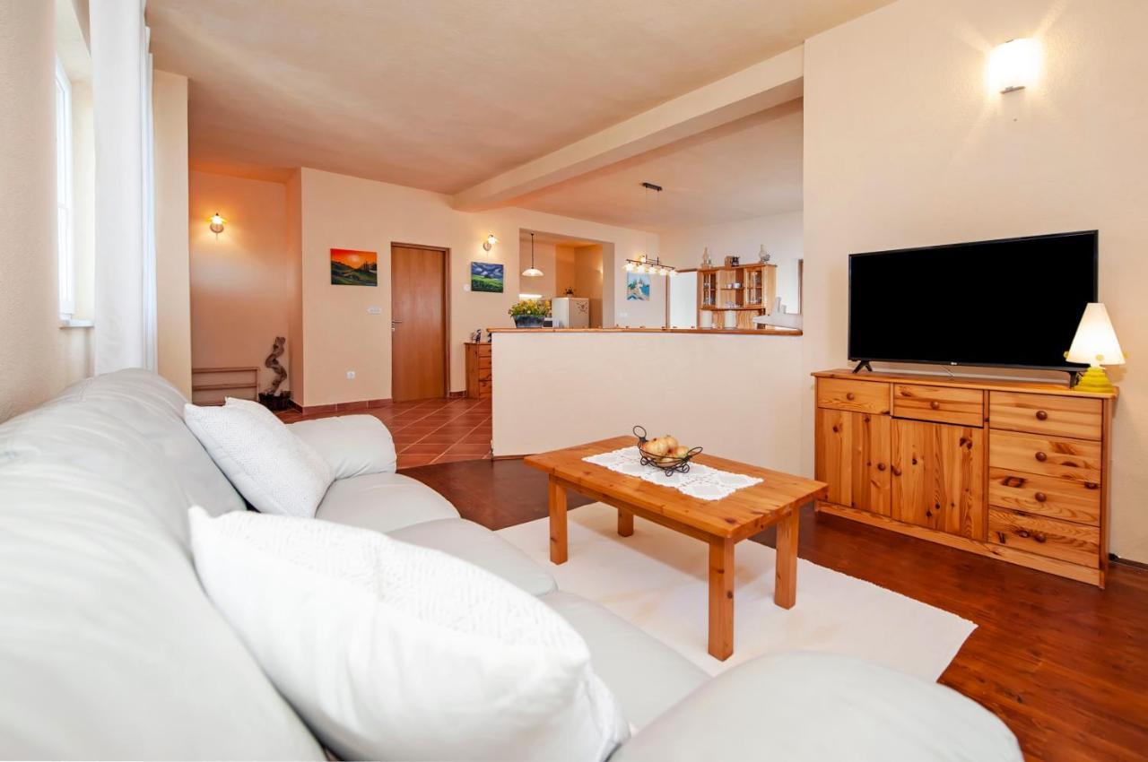 Apartments Fra & Mar With Swimming Pool In 2025 Sorici Luaran gambar